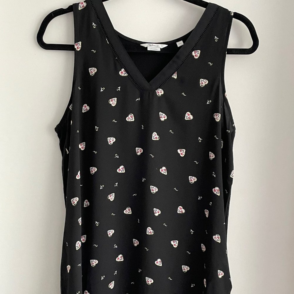 SLEEVLESS TOP